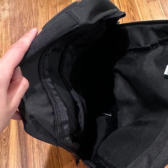 Incase Backpack - Picture 9 of 11